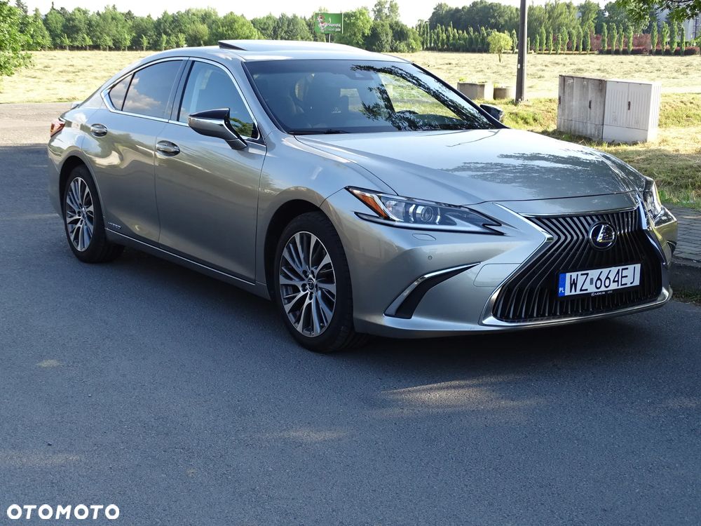 Lexus ES 300h Business Edition + - 19