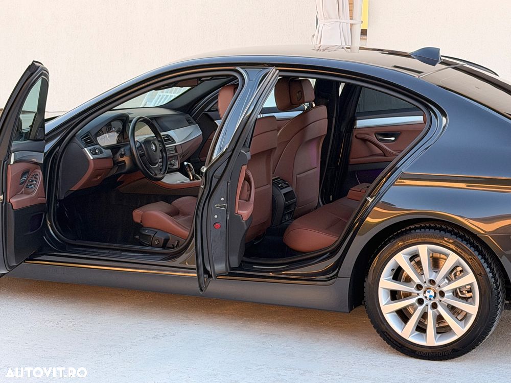 BMW Seria 5 520d Aut. Luxury Line - 30