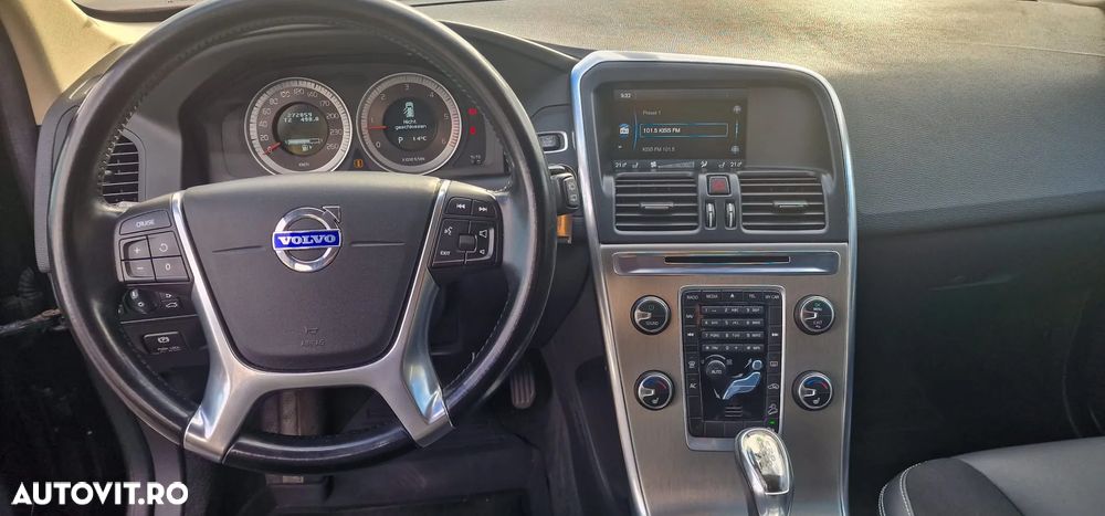 Volvo XC 60 D5 AWD Aut. Momentum - 3