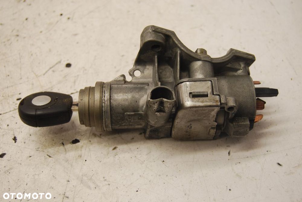 STACYJKA KLUCZYK AUTOMAT 4B0905851M AUDI A4 B6 B7 VW PASSAT B5 - 3