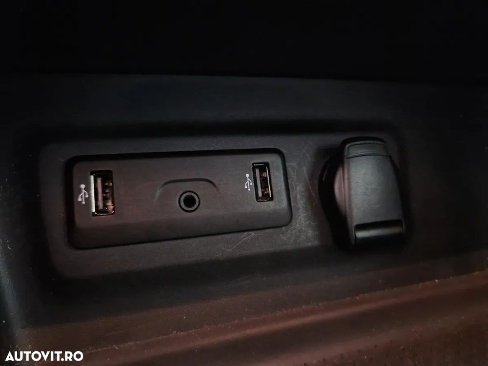 Renault Megane BLUE dCi 115 EDC BUSINESS EDITION - 20