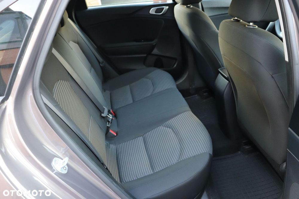 Kia Ceed - 9