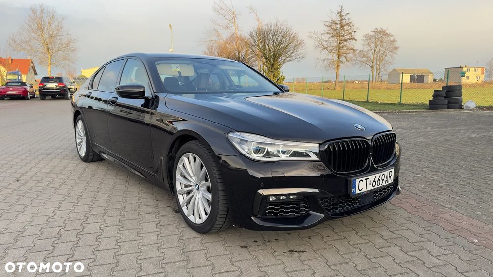 BMW Seria 7 750i xDrive - 13