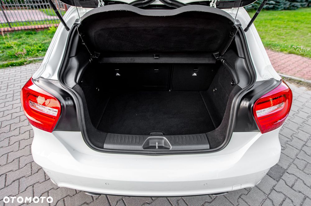 Mercedes-Benz Klasa A 250 4Matic 7G-DCT AMG Line - 34