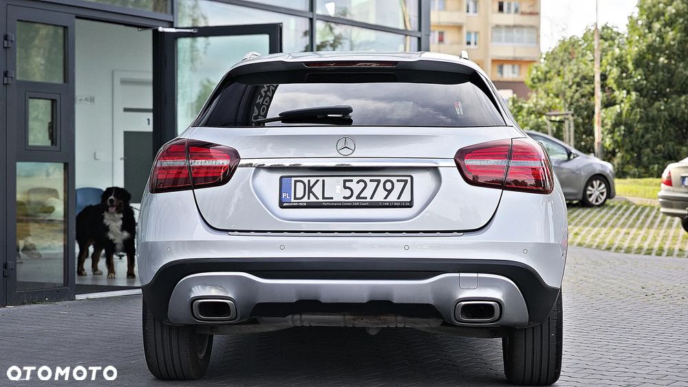 Mercedes-Benz GLA 220 d 4-Matic AMG Line - 8