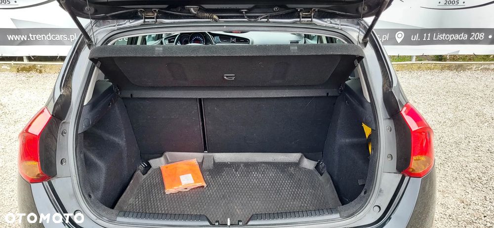 Kia Ceed 1.6 GDI ISG Spirit - 23