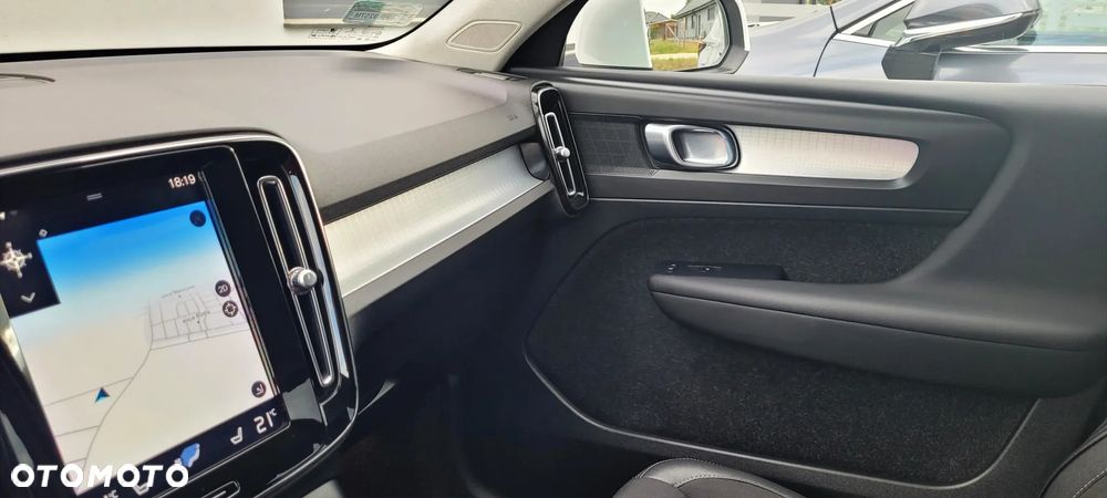 Volvo XC 40 T3 Momentum Pro - 8