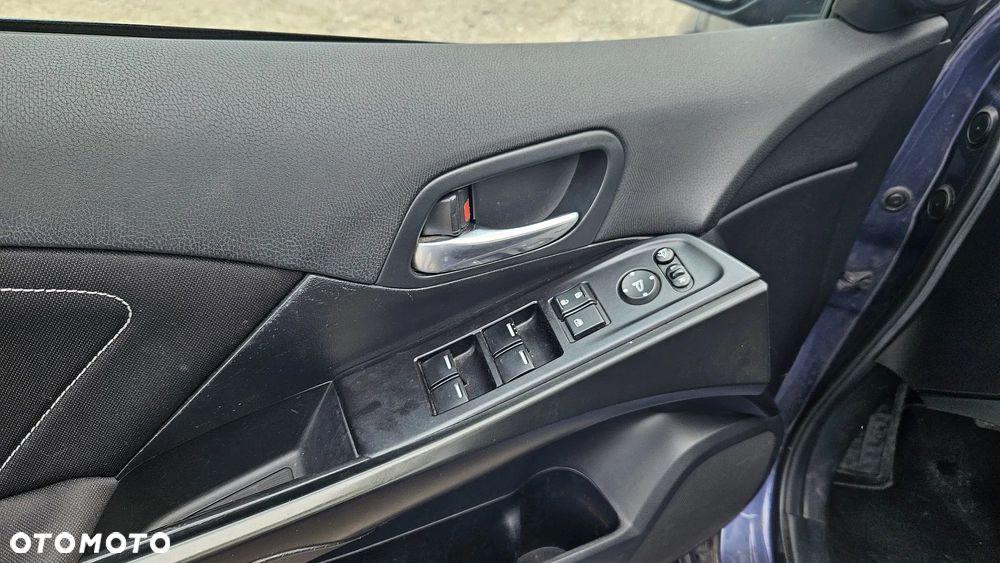 Honda Civic 1.6 i-DTEC Executive Black Edition - 10