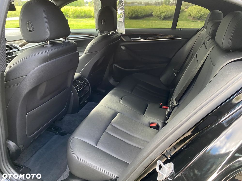 BMW Seria 5 530i Sport Line - 10