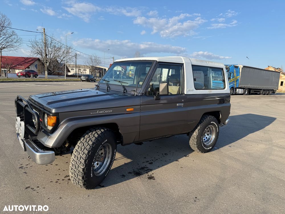 Toyota Land Cruiser - 2