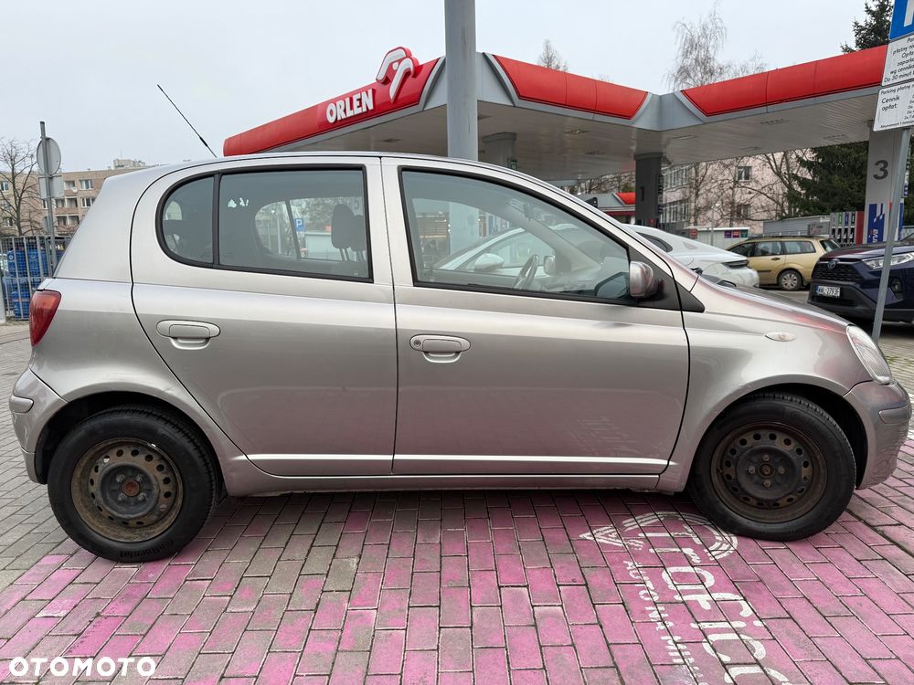 Toyota Yaris - 18
