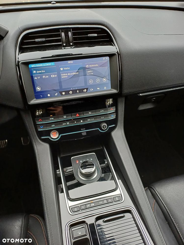 Jaguar F-Pace - 14