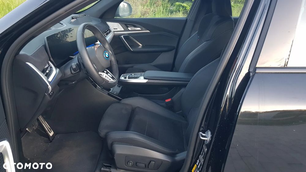 BMW iX2 - 27