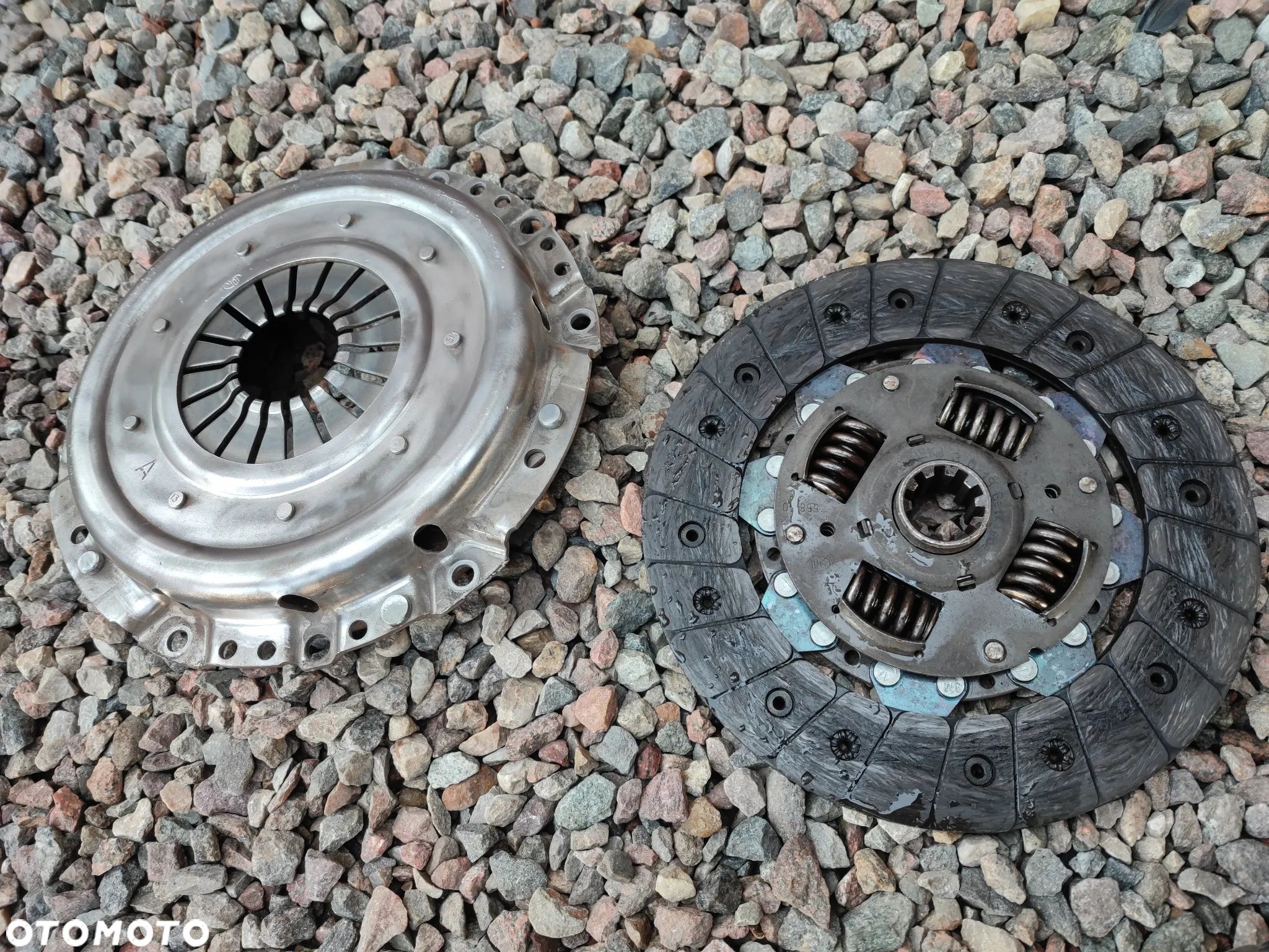 BMW E30 / E34 / E36 ORYGINALNY KOMPLET SPRZĘGŁA + DOCISKI MARKI LUK DO SILNIKÓW GAMY M40 / M42 / M44 / M43 ( 1.6 / 1.8 / 1.8IS ) O NR. 21 21 1 223 218 / 21 21 1 223 017 / 21 21 1 223 569 / 21 21 1 223 096 OEM - 1