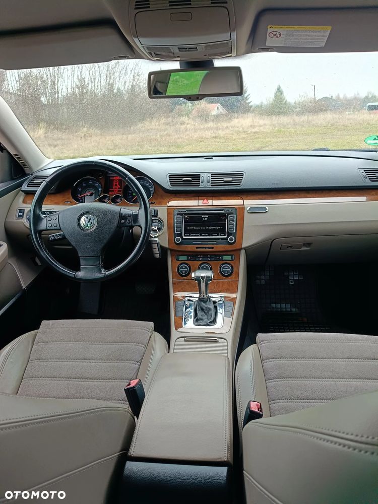 Volkswagen Passat 3.2 V6 FSI 4Motion DSG Highline - 8