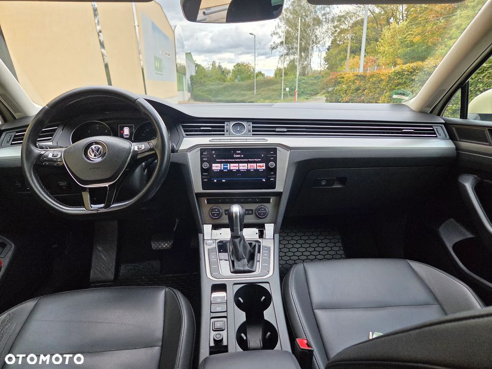 Volkswagen Passat - 14