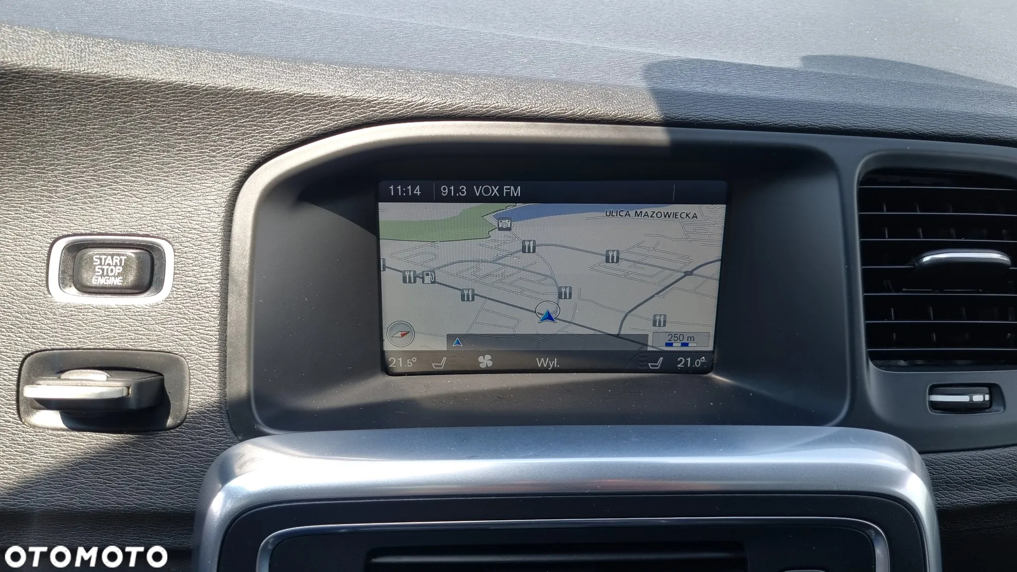 Volvo V60 D4 Momentum - 30