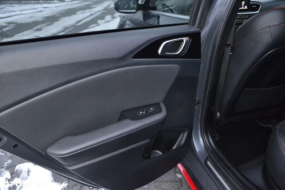 Kia ProCeed 1.6 T-GDI GT DCT - 17