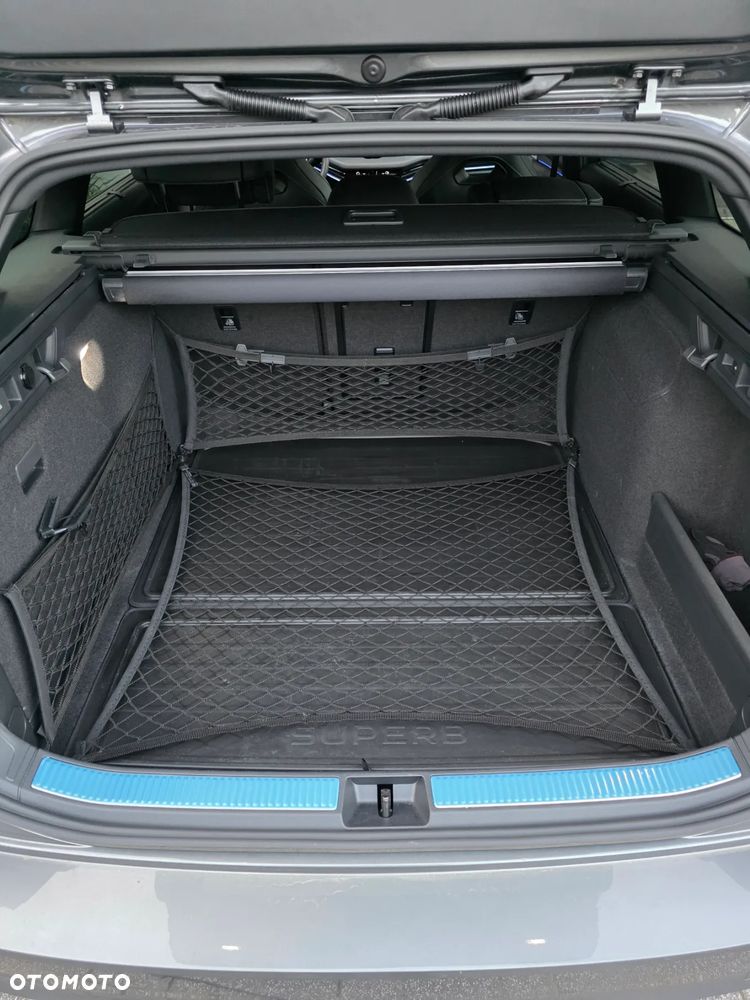 Skoda Superb 2.0 TSI Sportline DSG - 8