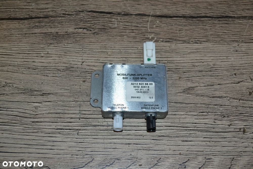 MERCEDES WZMACNIACZ ANTENOWY 2128208889 - 1