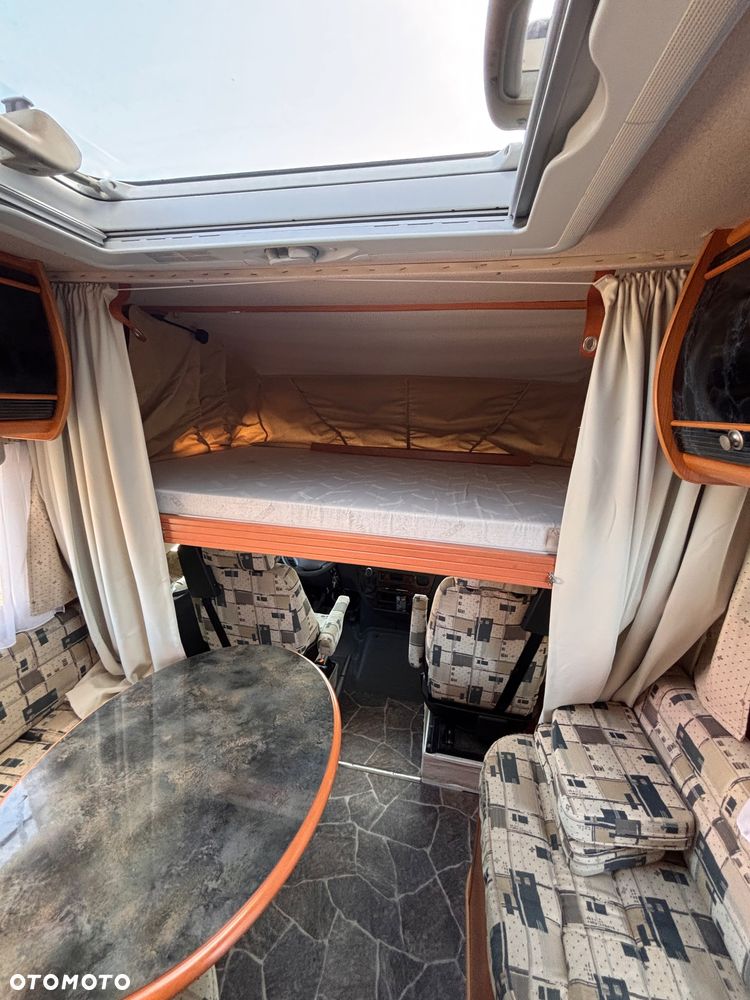 Mercedes-Benz Sprinter Pilote Galaxy 881 - 13