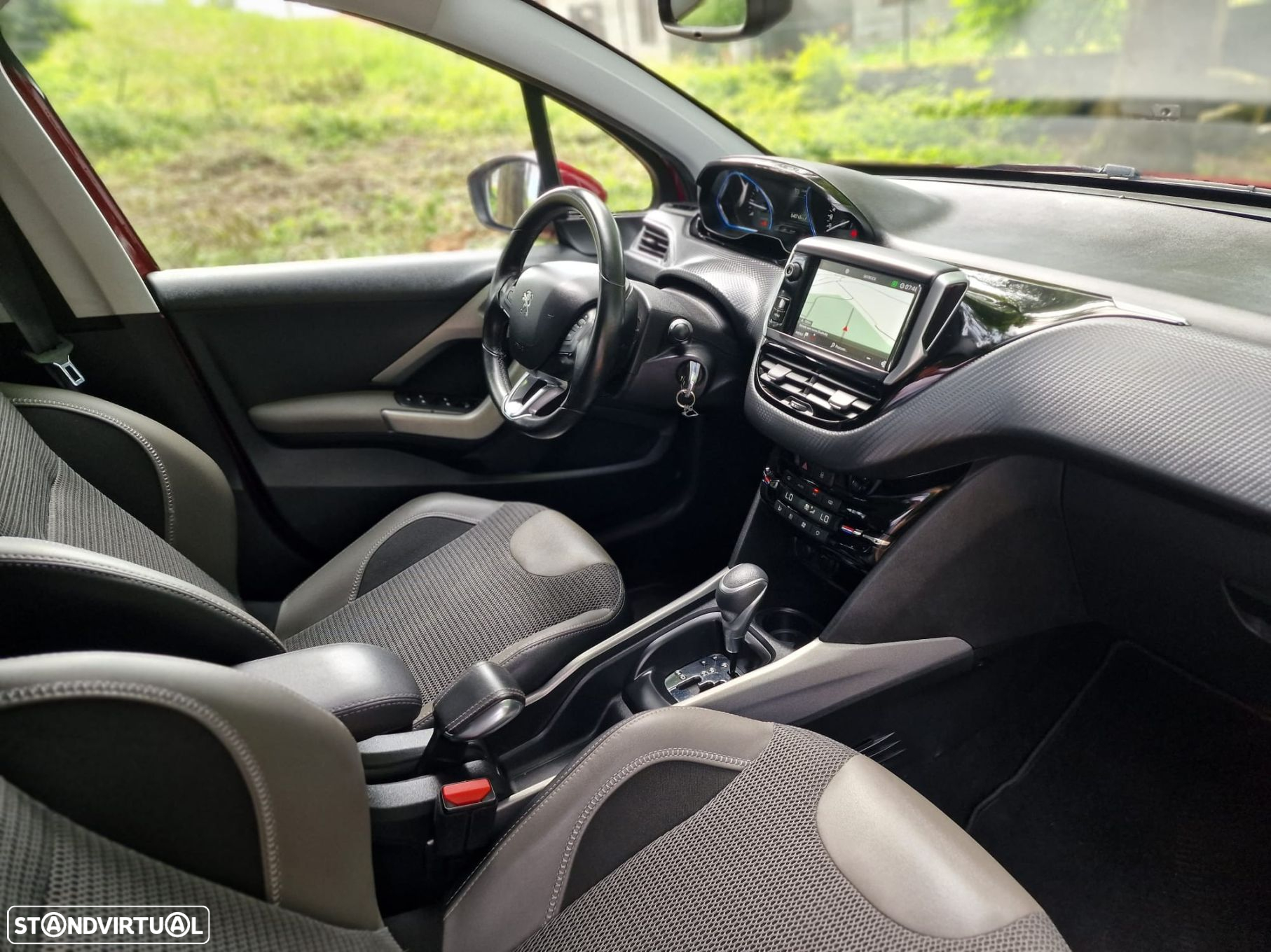 Peugeot 2008 1.2 PureTech Allure EAT6 - 20