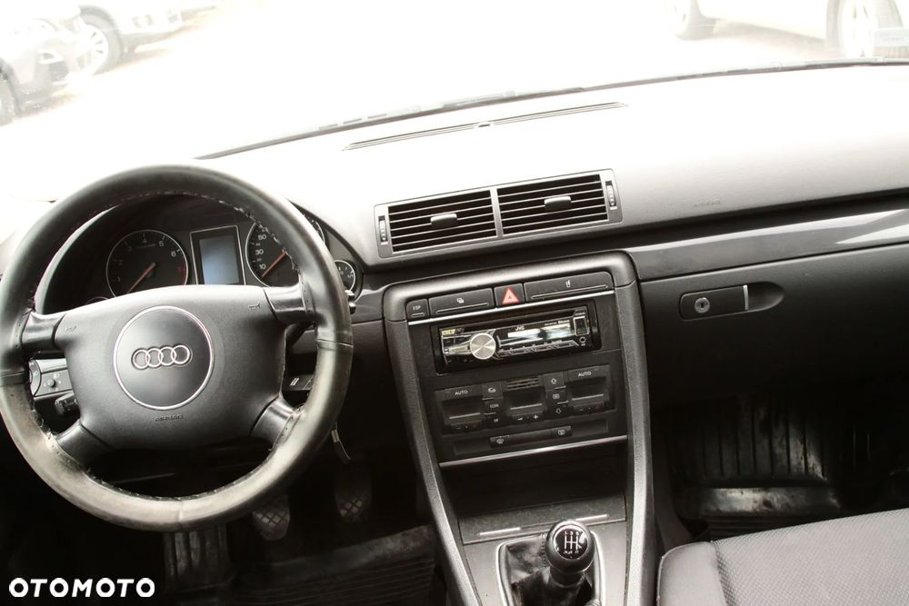 Audi A4 Limousine - 14