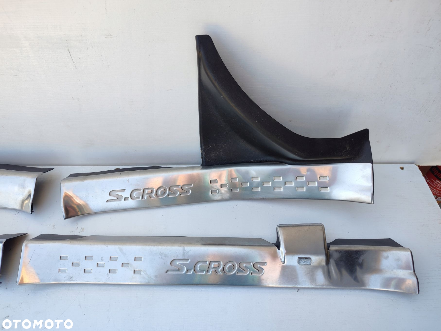 Listwa progowa komplet SUZUKI SX4 S-CROSS EUROPA 2013 - 3