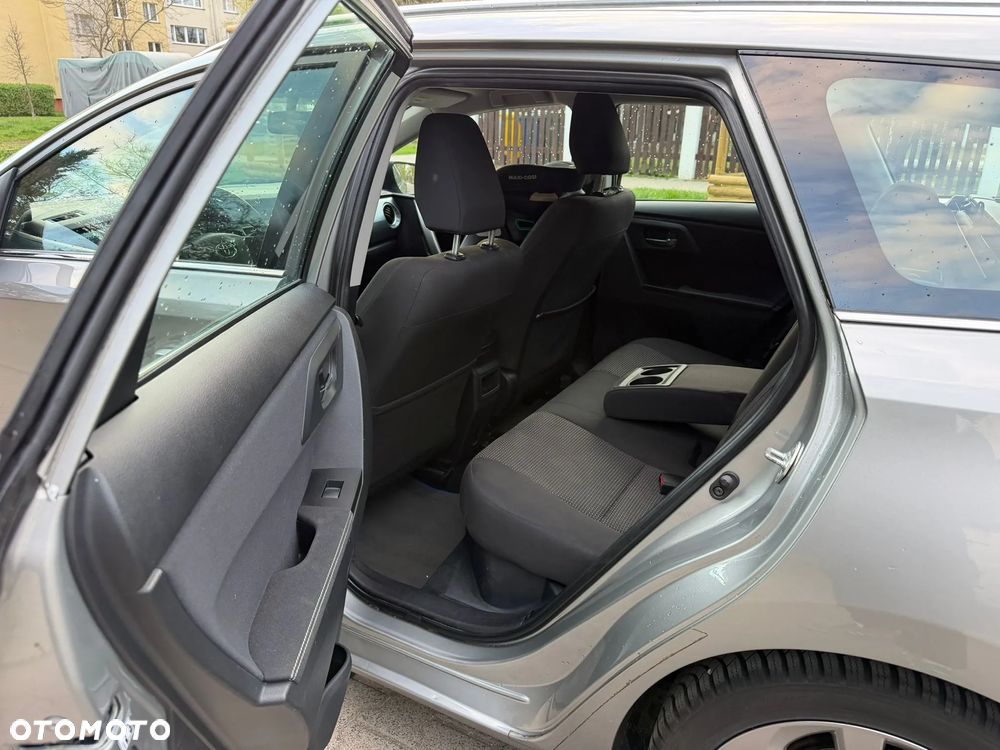 Toyota Auris 1.8 HSD Luna - 14