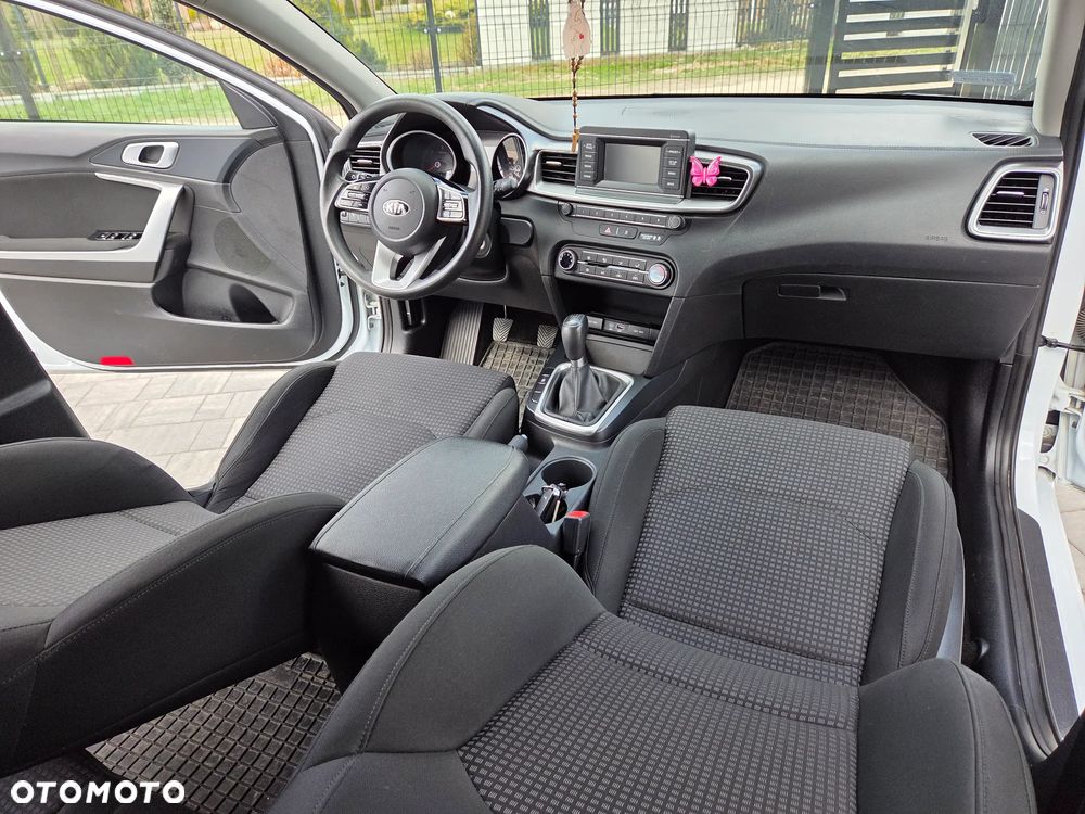 Kia Ceed 1.6 CRDi SCR M - 35