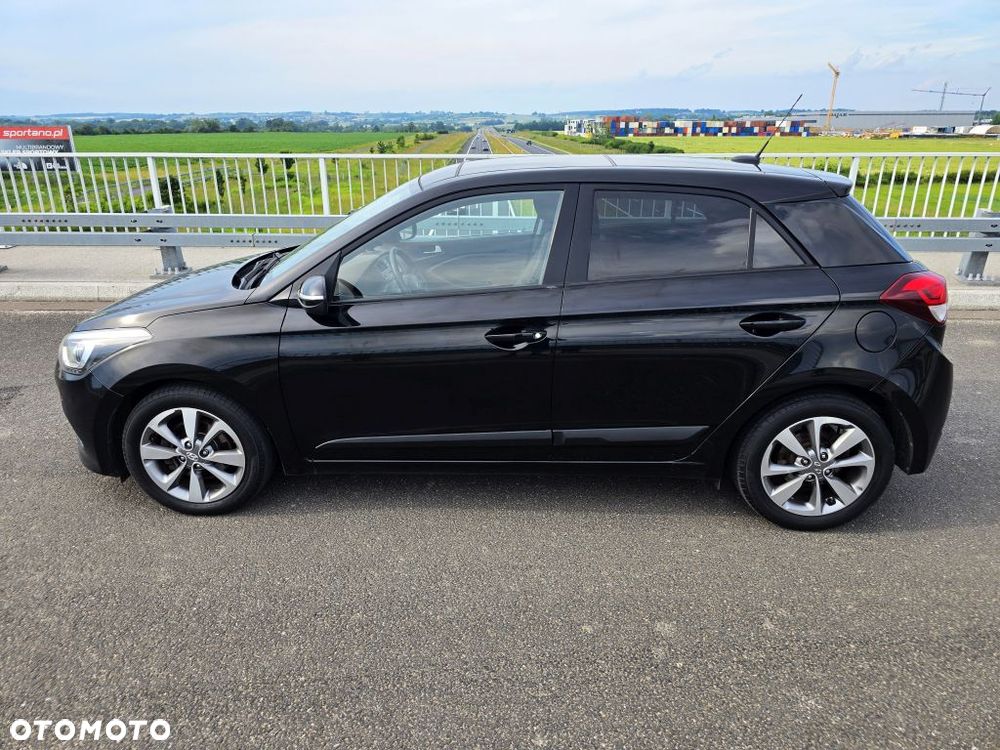 Hyundai i20 1.4 CRDI Active YES Plus - 10