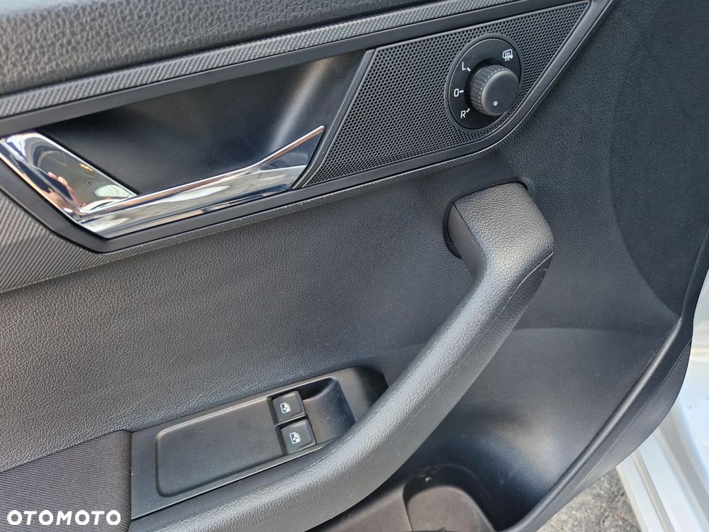 Skoda Fabia 1.0 TSI Ambition - 10