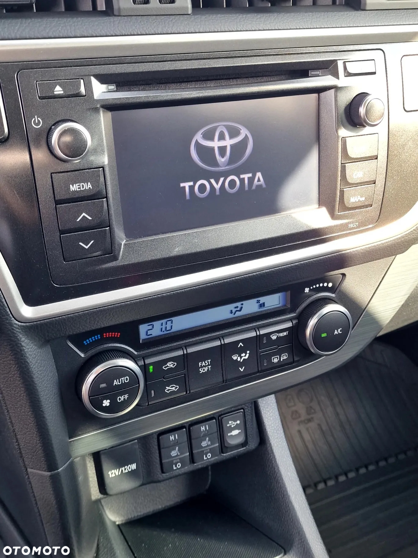 Toyota Auris 1.33 VVT-i Premium Comfort - 13