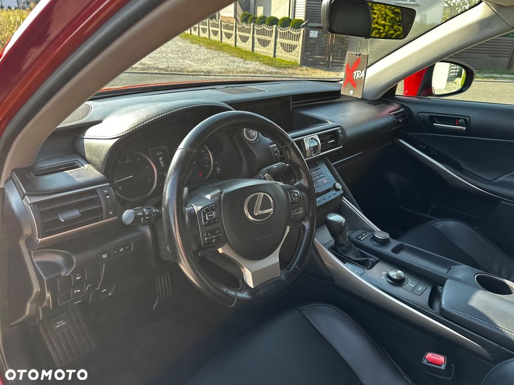 Lexus IS - 21