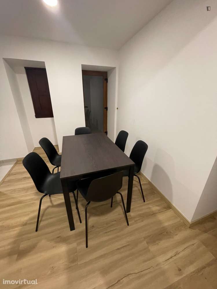 Quarto - localizado em  Coimbra - Grande imagem: 3/4