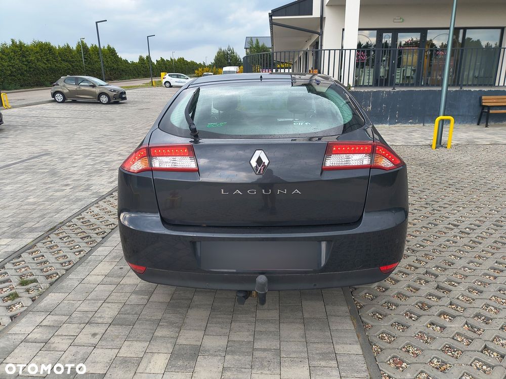 Renault Laguna 2011 photo 2