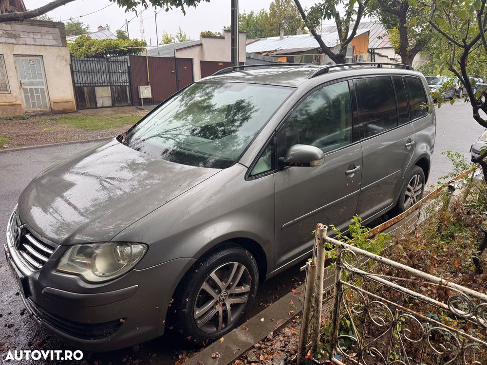 Volkswagen Touran - 2