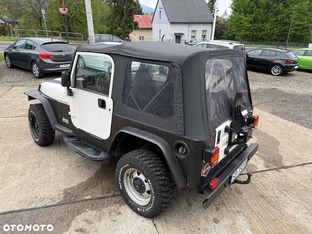 Jeep Wrangler - 5