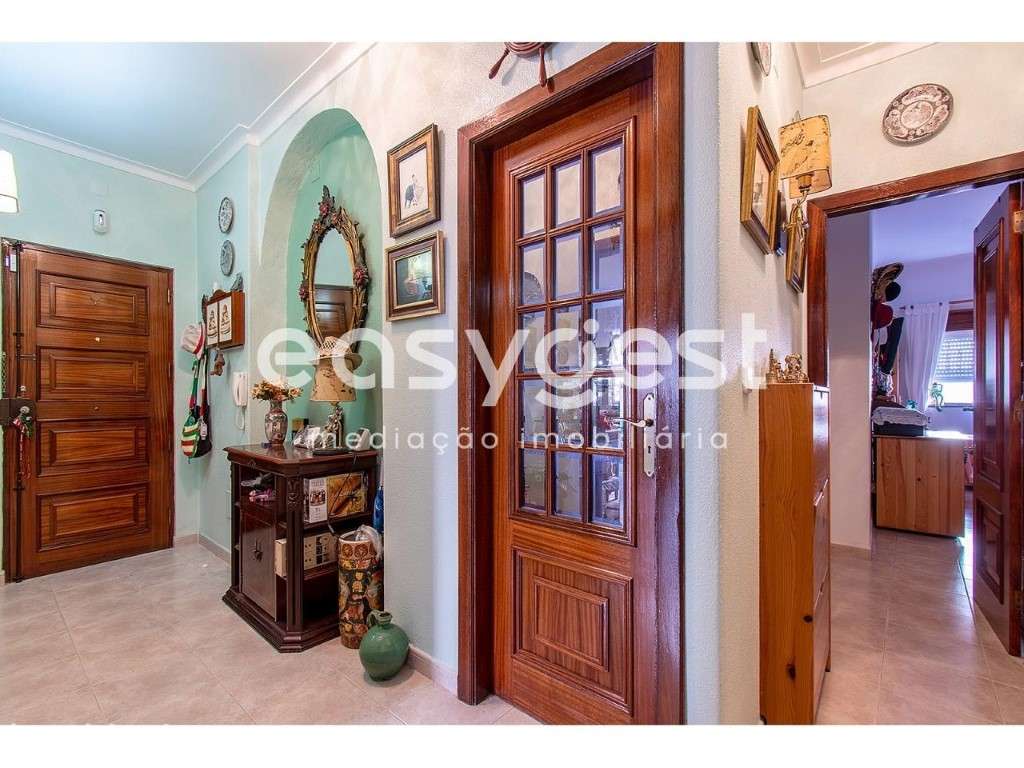 Apartamento r/c T2+2 em Monte Gordo com amplo logradouro - Grande imagem: 5/16