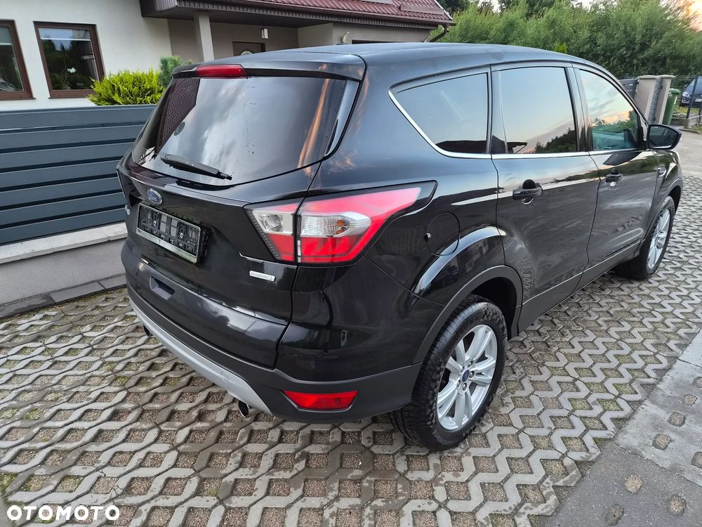Ford Kuga 1.5 EcoBoost 2x4 Titanium - 4