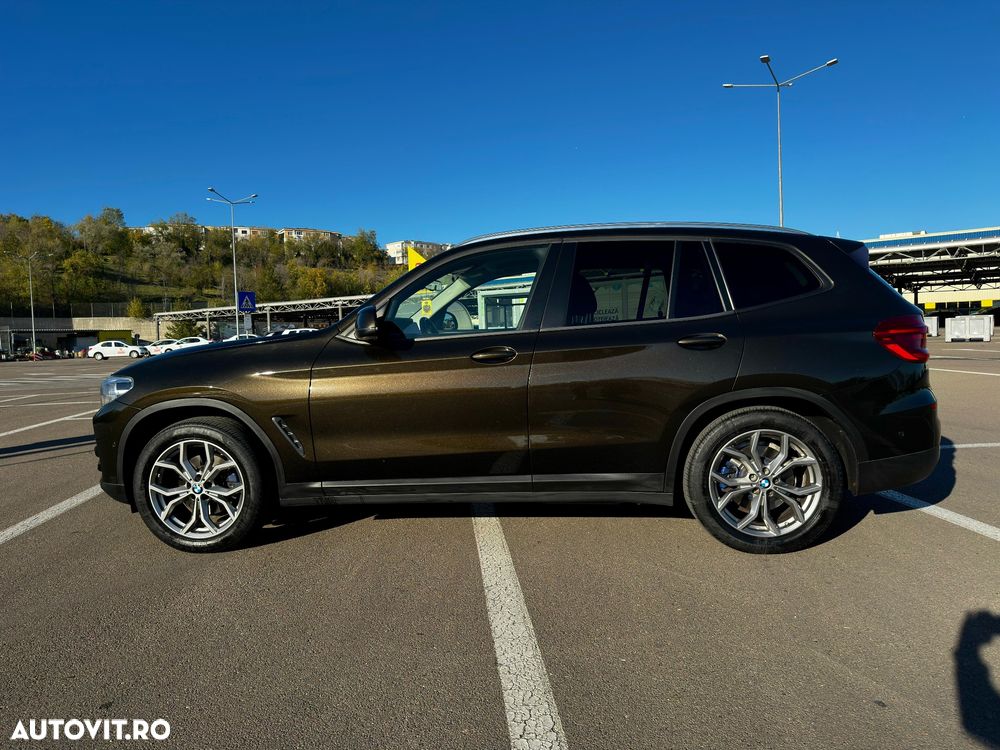 BMW X3 xDrive20i AT Advantage - 6
