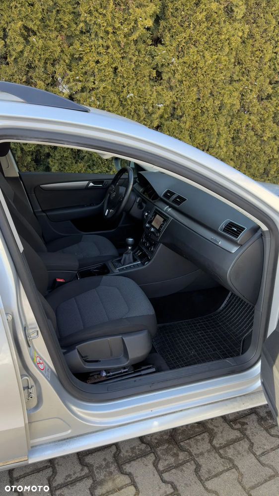 Volkswagen Passat - 17