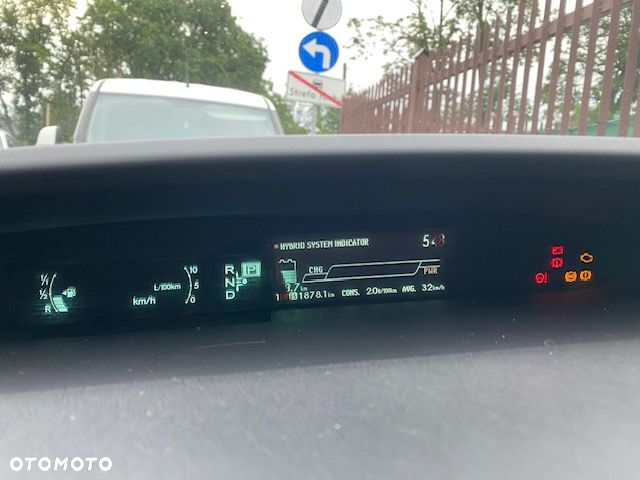 Toyota Prius 1.8 HSD Premium - 14