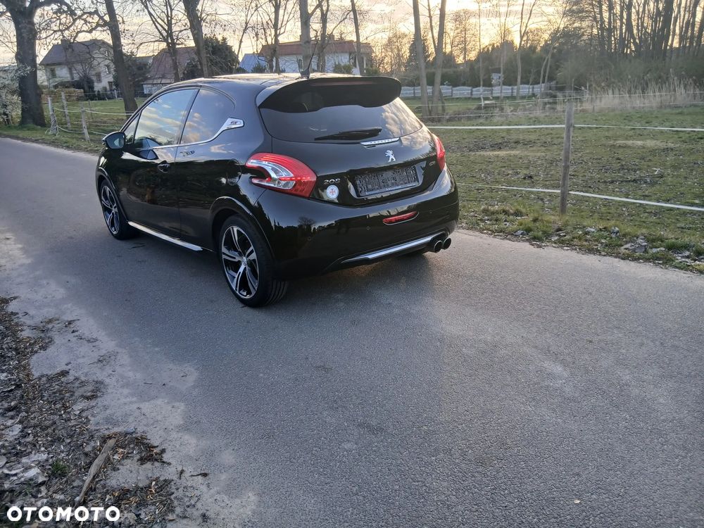 Peugeot 208 1.6 THP GTi - 2