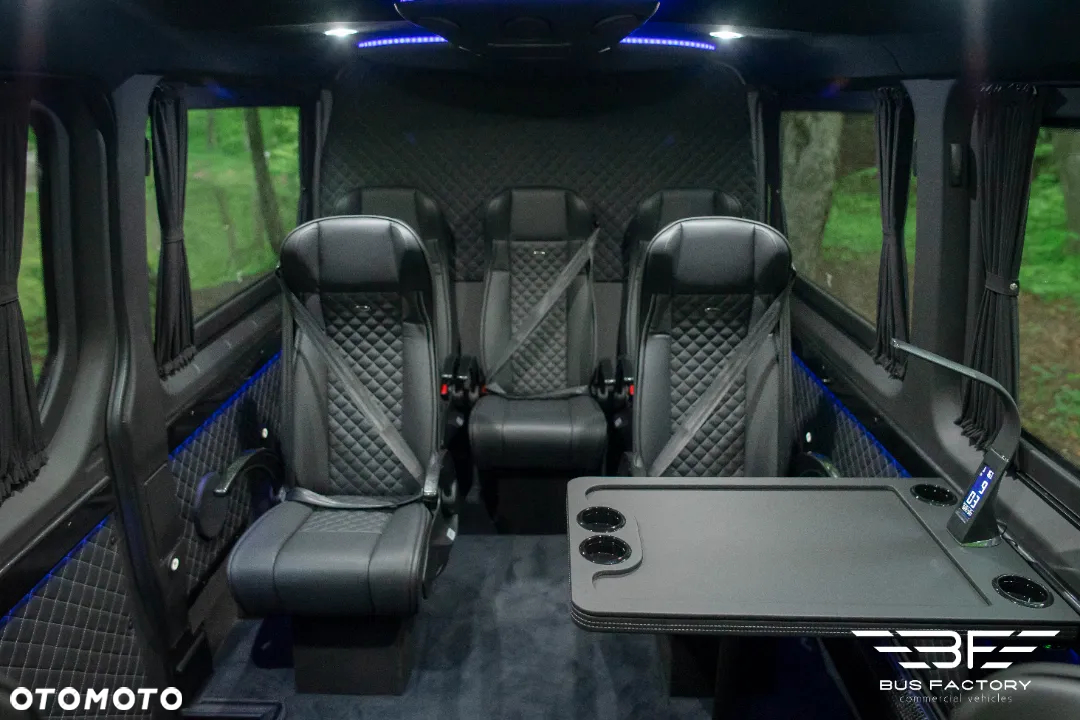 Mercedes-Benz Sprinter - 25