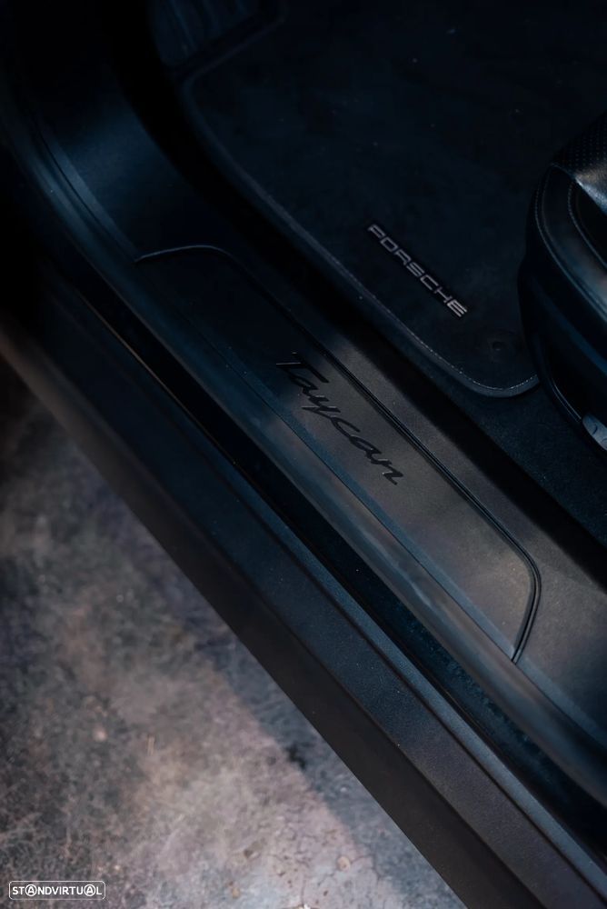 Porsche Taycan Sport Turismo - 22