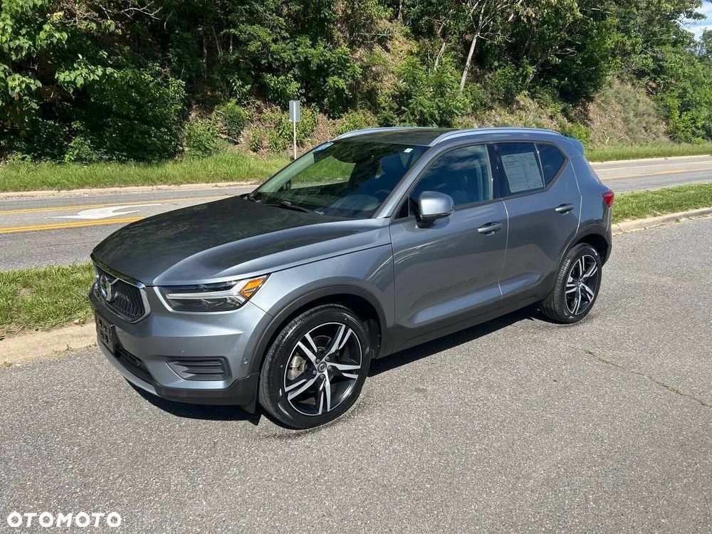 Volvo XC 40 T5 AWD Momentum - 2