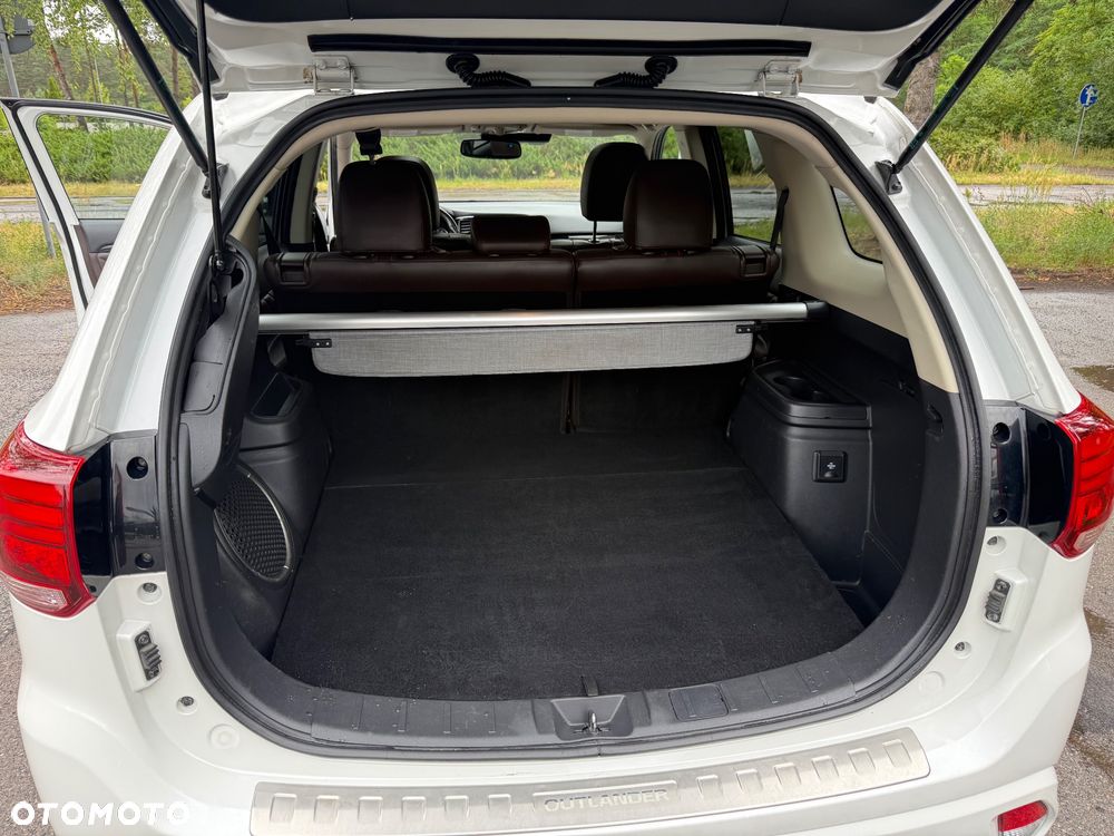 Mitsubishi Outlander 2.0 Instyle + 4WD CVT - 9