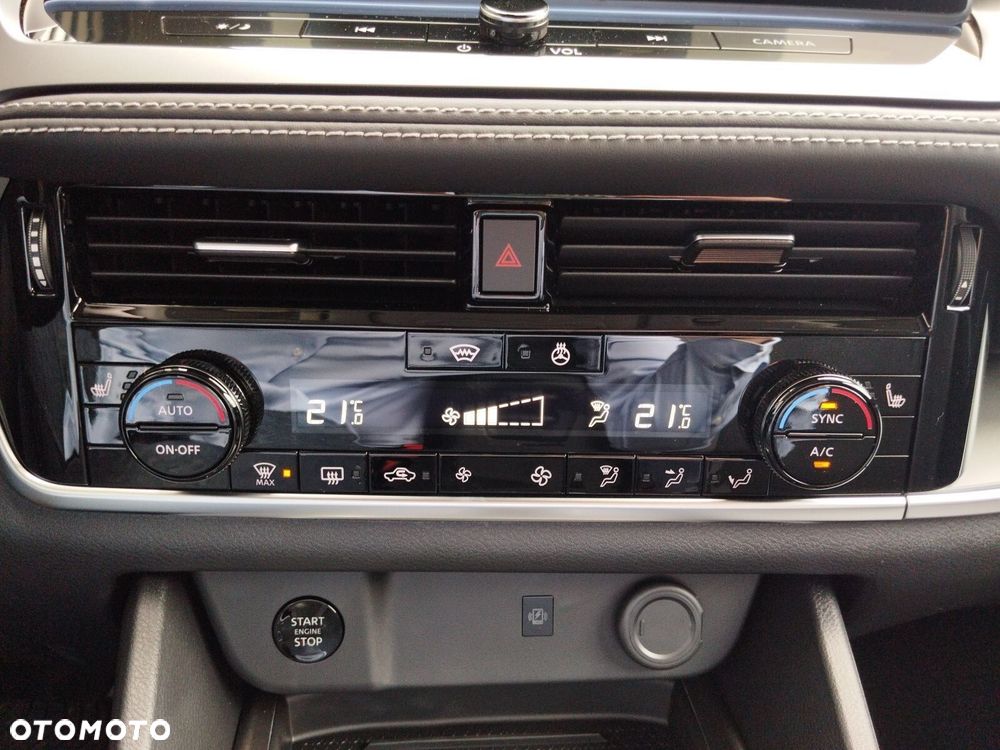 Nissan Qashqai 1.3 DIG-T MHEV N-Connecta Xtronic - 28
