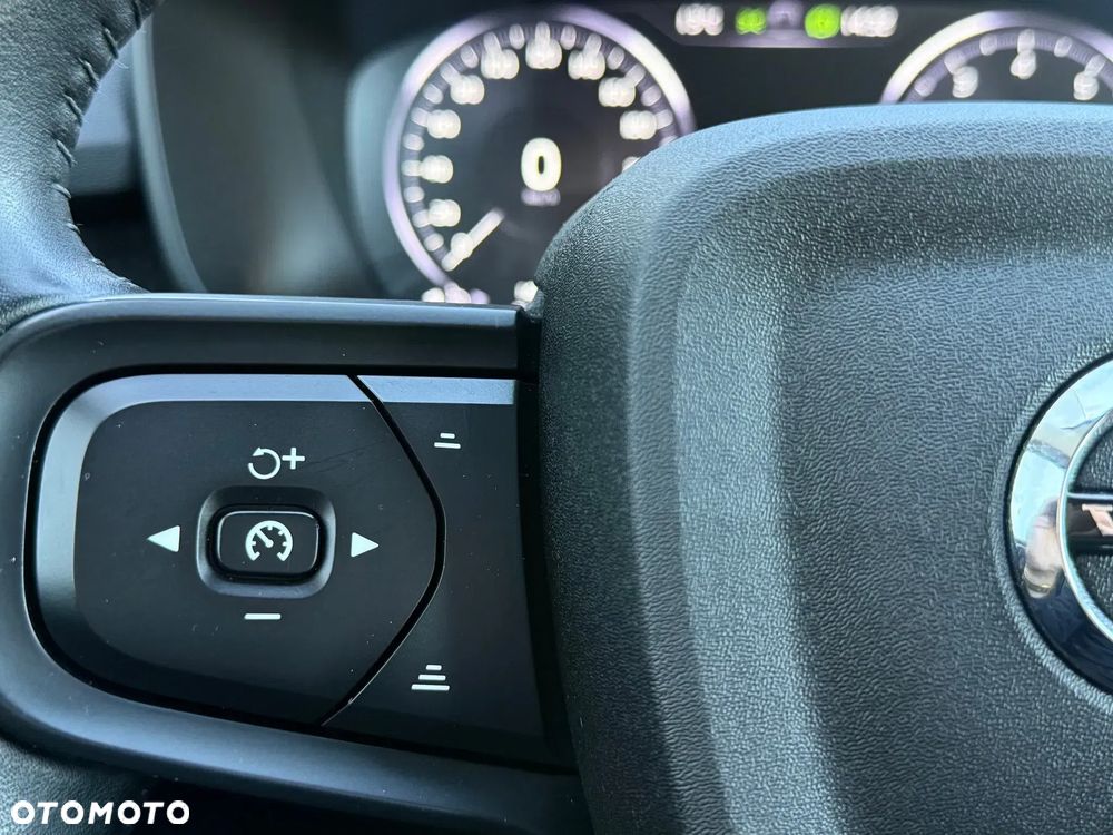 Volvo XC 40 T2 Momentum - 30